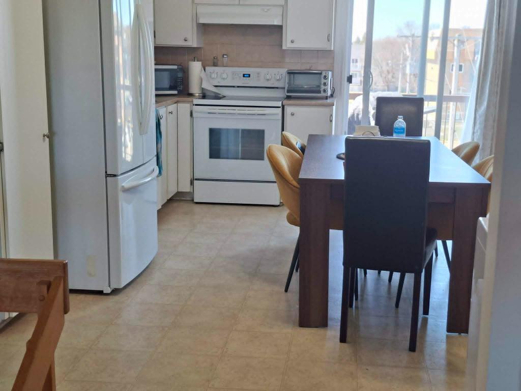 Beau Grand 4 1/2 propre à louer | 3277840