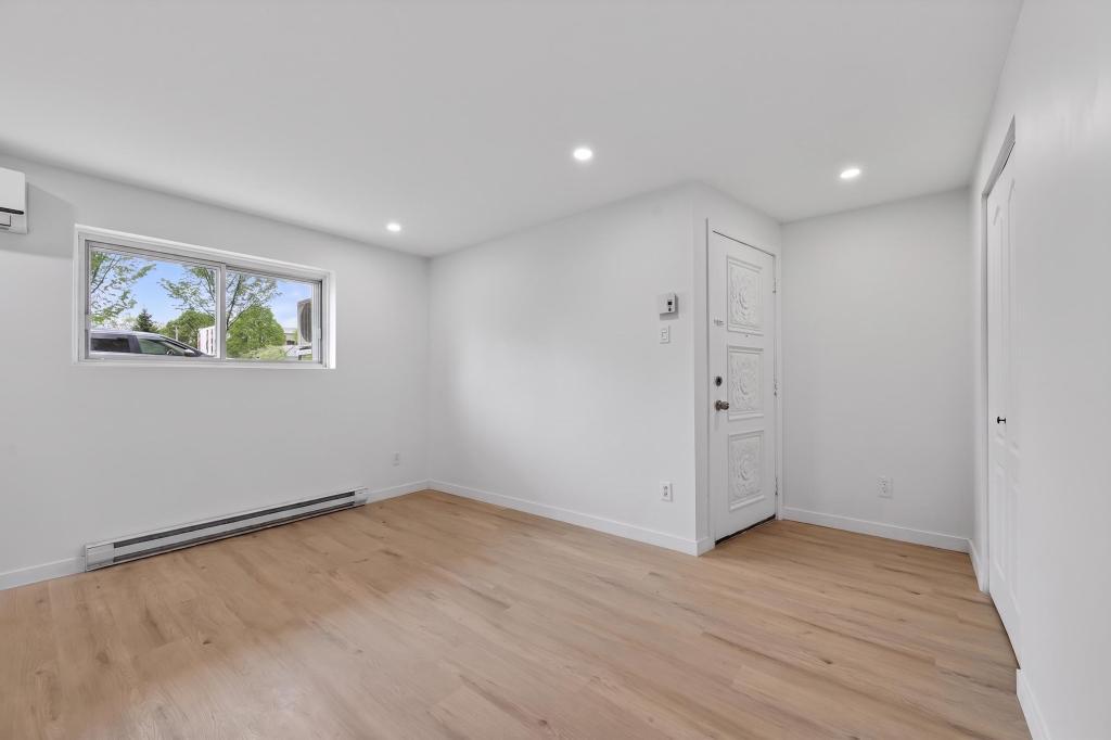 Logement 5 ½ fraîchement rénové | 3278588