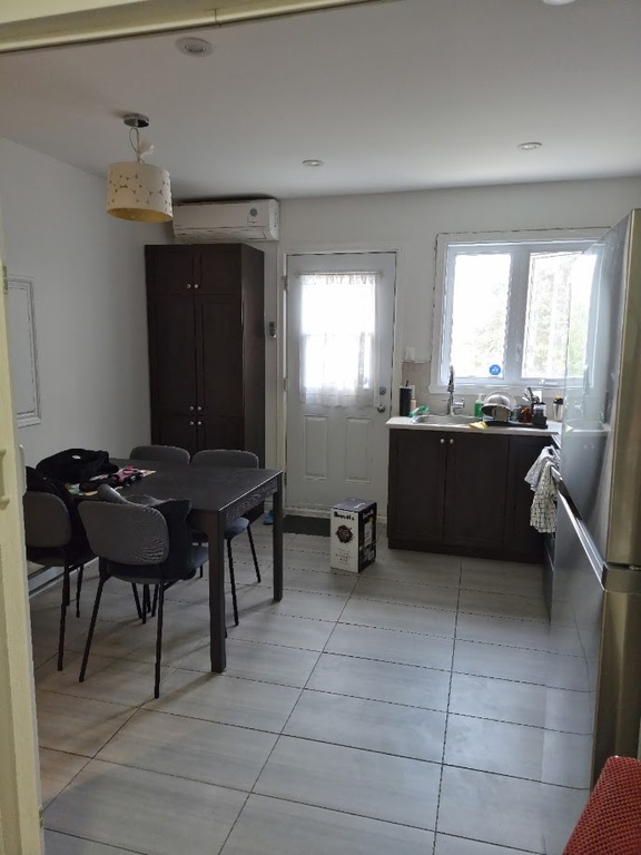 Grand 4 ½ Complètement Rénové **disponib | 3279653