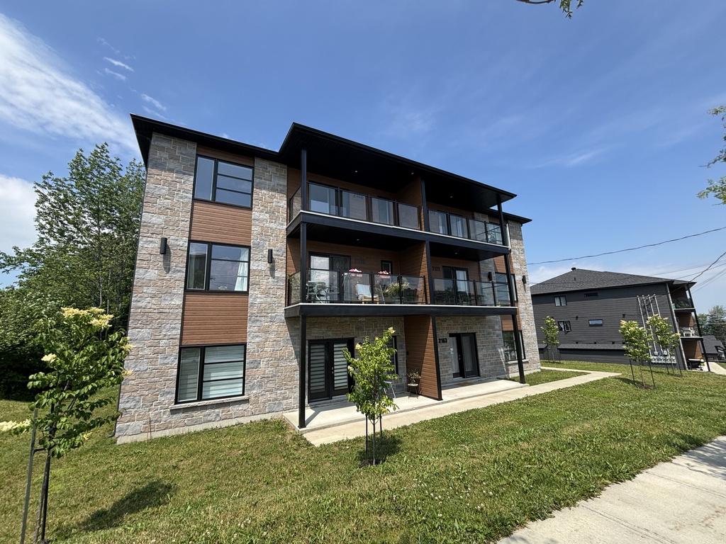 MAGNIFIQUE 5 1/2 | BALCON | | 3278337