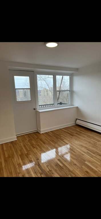 MEILLEUR EMPLACEMENT COTE DES NEIGES | 3228584