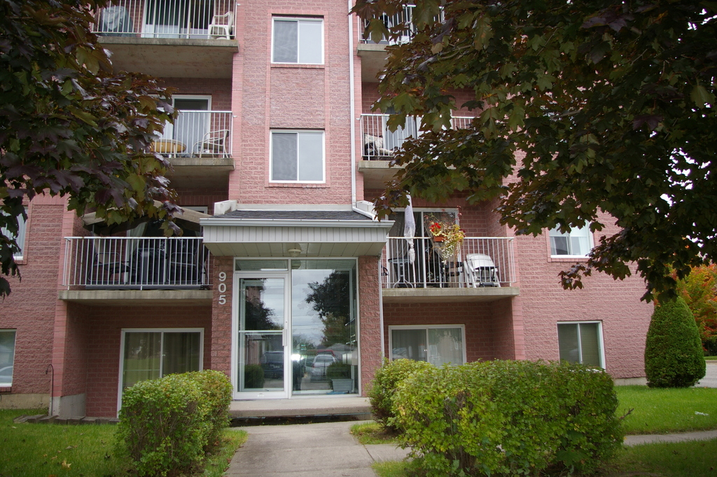 4 1/2 PETIT IMMEUBLE | 3278453