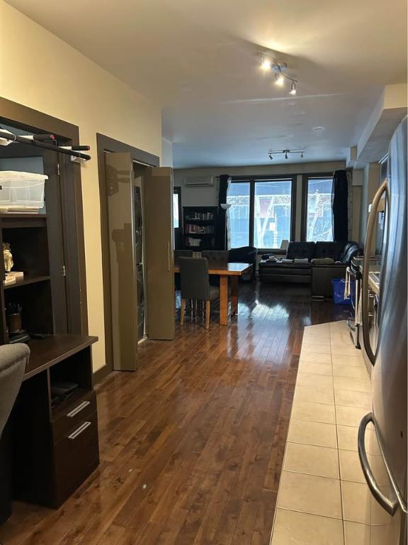 grand 3 1/2 avec terrasse sur le toit, parc lafontaine Plateau Mont Royal | 3278607