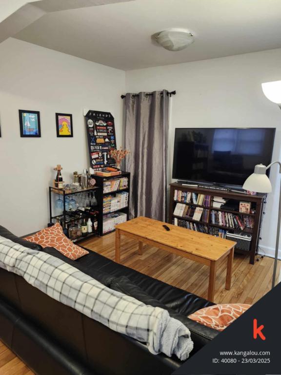 Petit 5 ½ ou très grand 4½ avec Cour ou Stationnement | 3278612