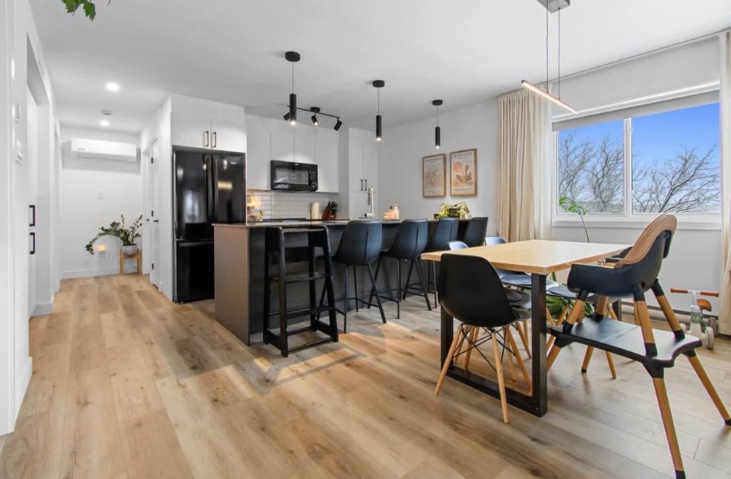Condo 5 1/2 moderne et lumineux | 3278620