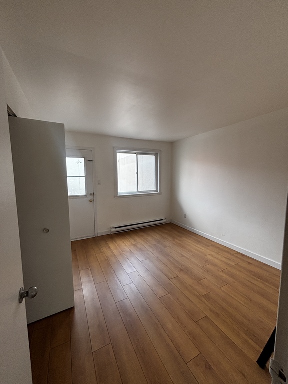 Belle Unité 1 Chambre! Balcon! Localisat | 3278962