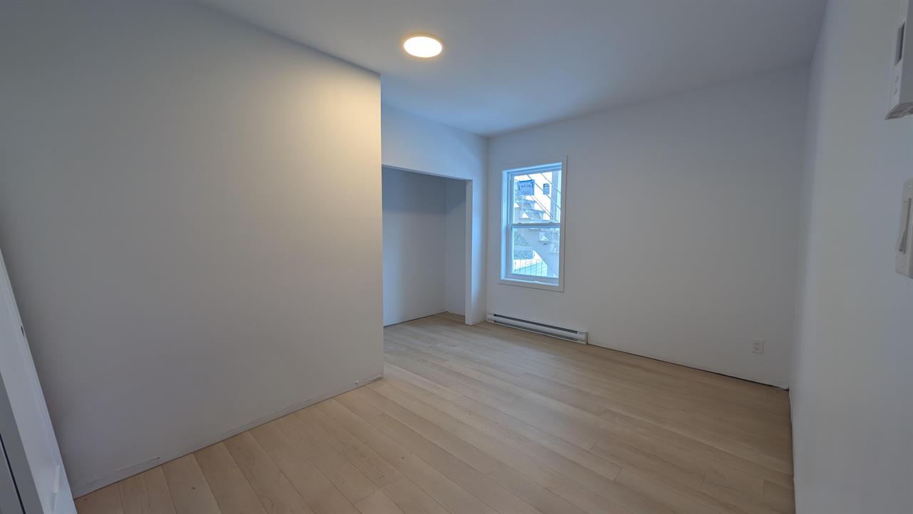 Immeuble - 478-488 Rue Principale Nord Magnifique 4 ½ Refait à Neuf (Richmond) | 3278963