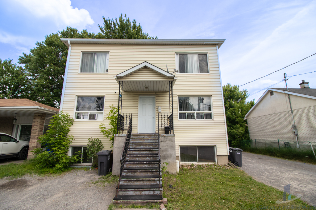 Appartement à Louer - 234 Rue East | 3278982