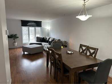 Grand 6 ½ Sur Deux étages | 3279048