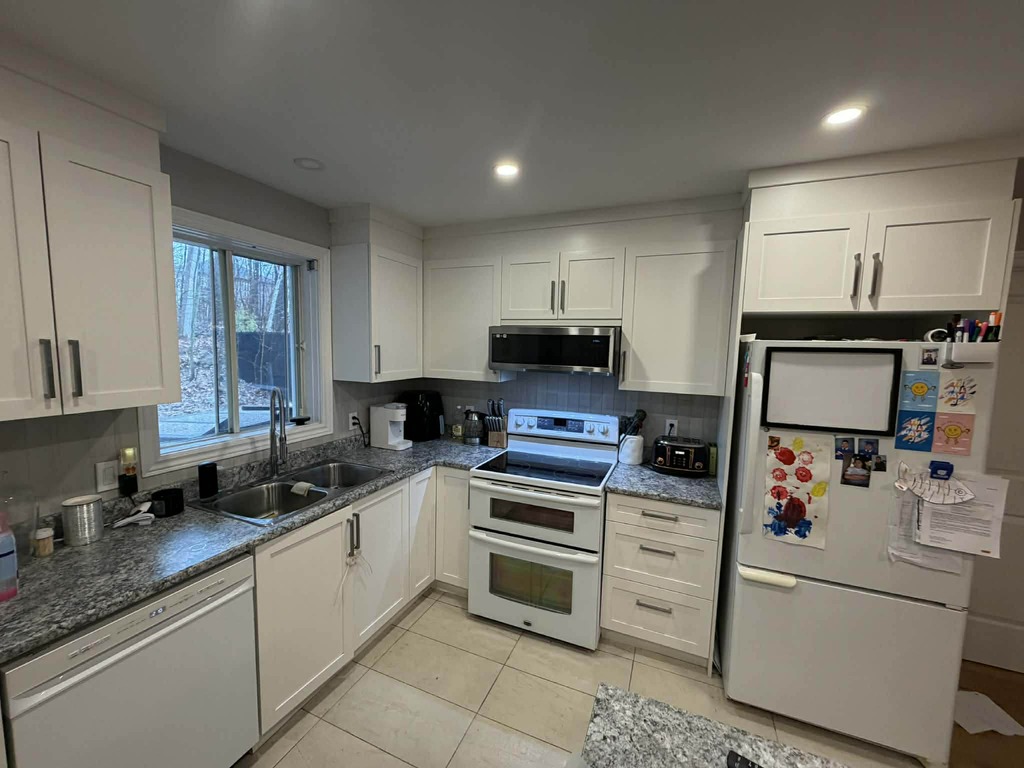 Logement 7 1/2 | 3279060