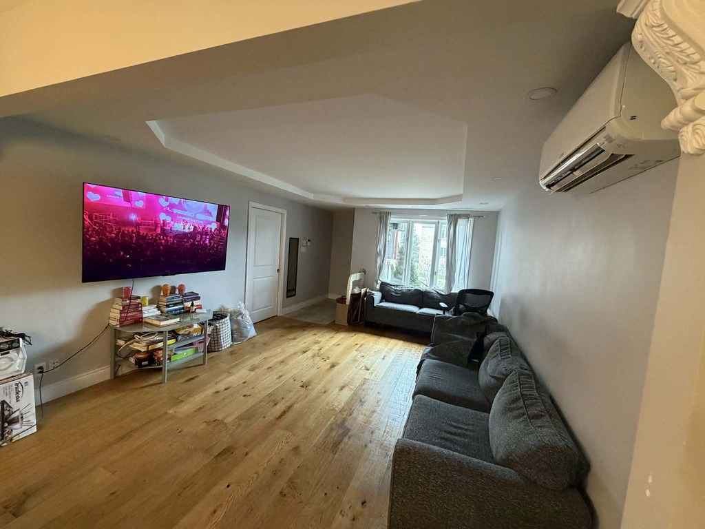 Logement 7 1/2 | 3279060