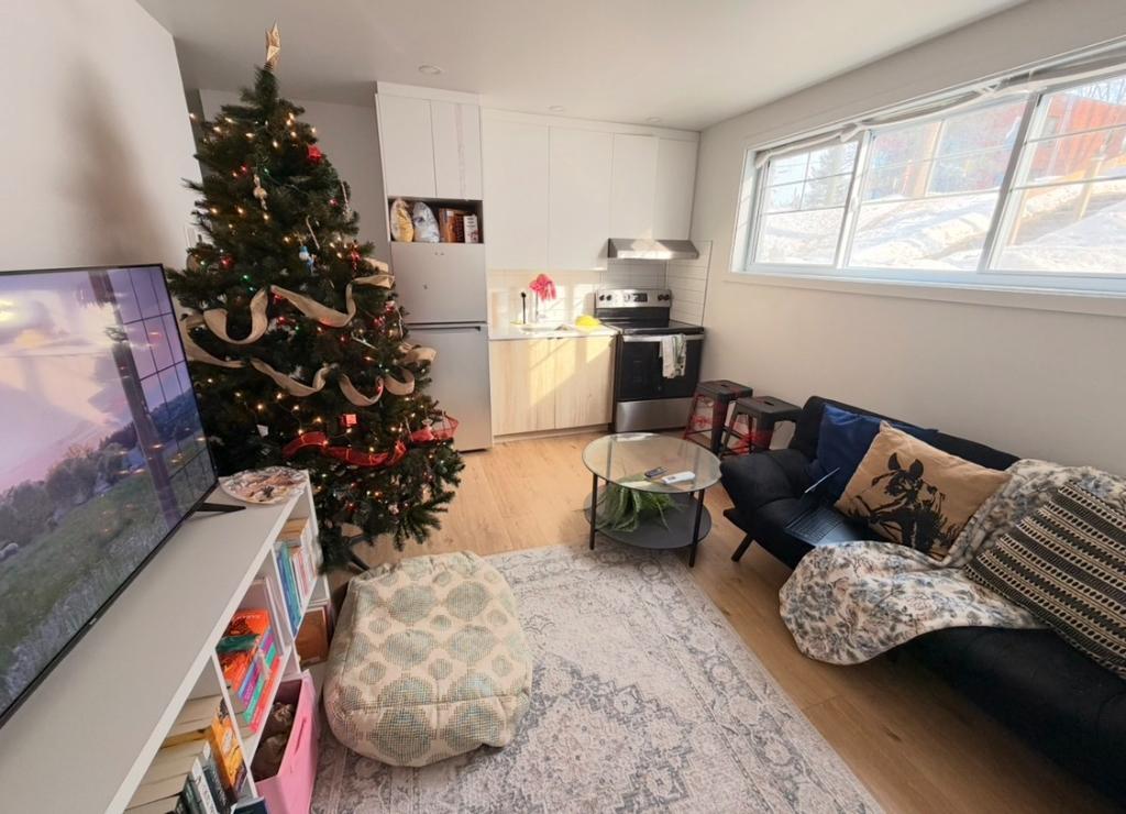Magnifique 2 1/2 rénové à louer | 3279077