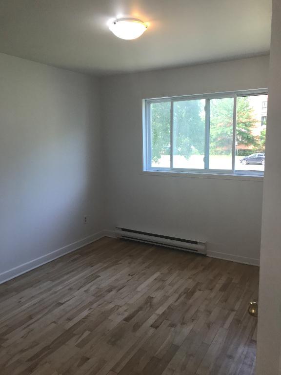 4 1/2 rénové a louer à Longueuil | 3279102