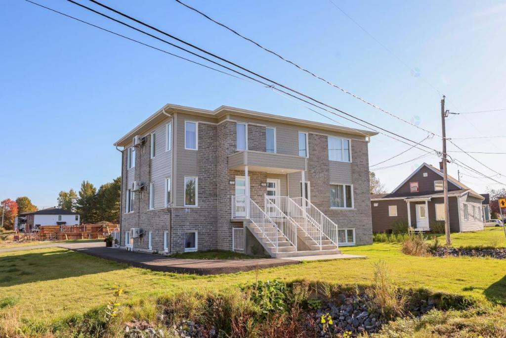 🏡 Grand 5½ Style Condo Construction 2024 – Drummondville | 3279143