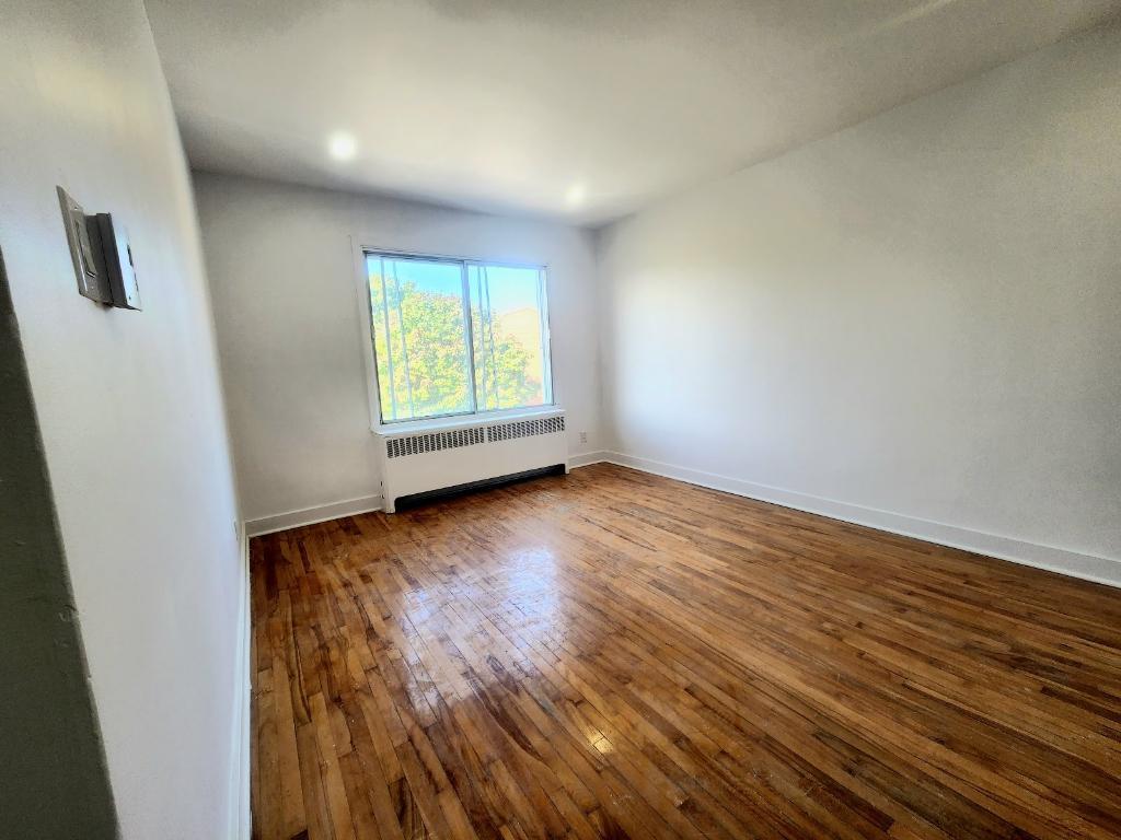 **Because You Deserve Renovated 4 1/2 TOP FLOOR, Ville Emard, Monk ** | 3279149