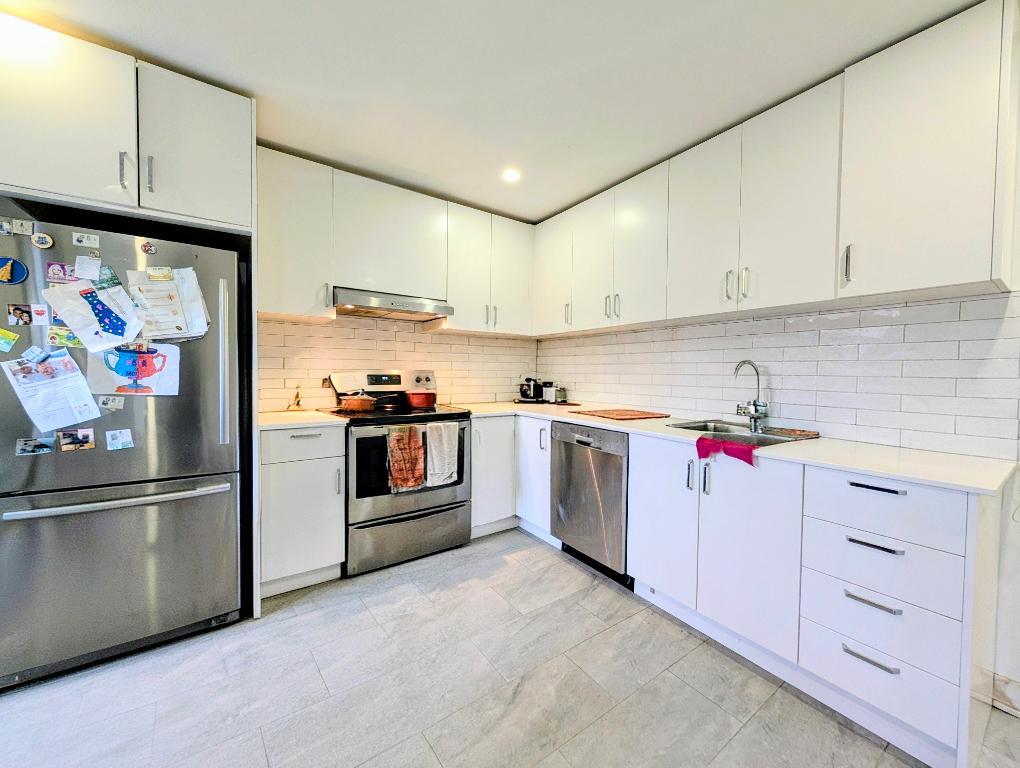 **Because You Deserve Renovated 4 1/2, TOP FLOOR, Metro Lasalle,Verdun** | 3279168