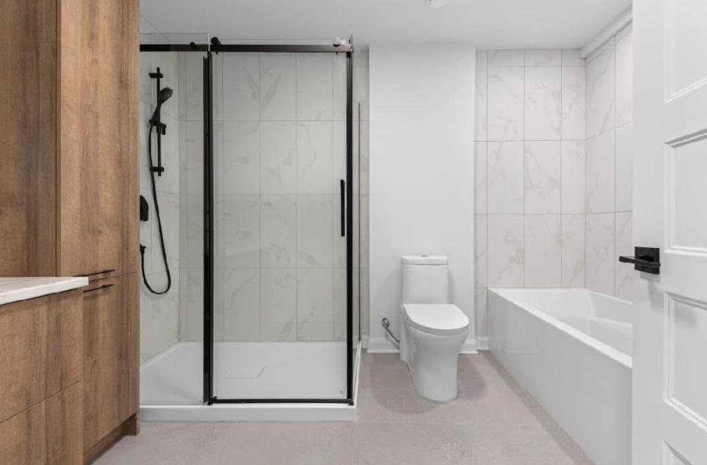 Superbe 5 ½ neuf 2025 – Spacieux 1318 pi² – Rez-de-chaussée – Wifi + stationnement inclus | 3279170