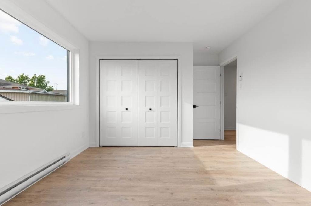 Superbe 5 ½ neuf 2025 – Spacieux 1318 pi² – Rez-de-chaussée – Wifi + stationnement inclus | 3279170