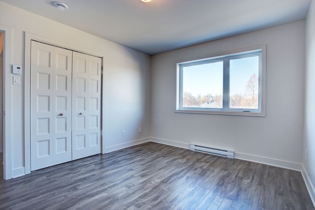 CONDO 4 1-2 NIVEAU TERRASSE + CABANON | 3279694