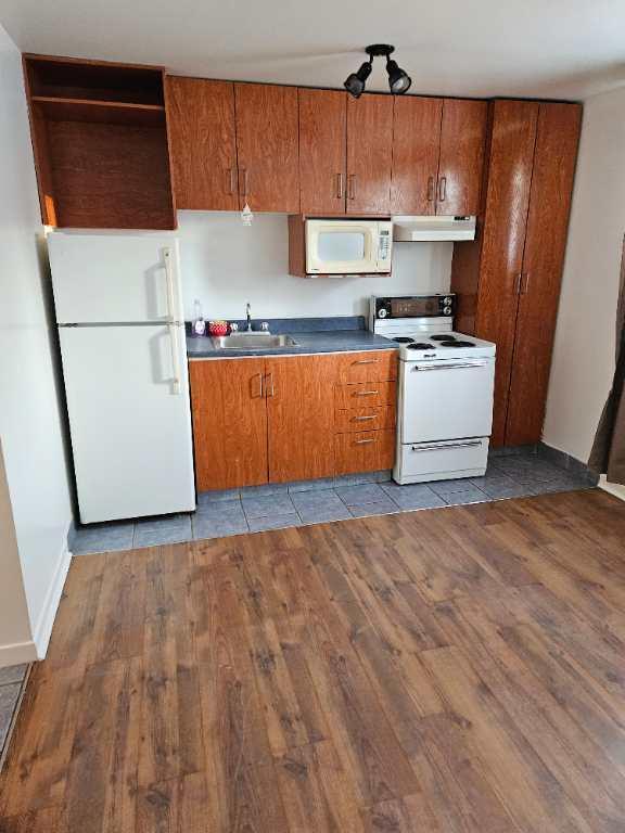 Super beau 1 1/2 très ensoleillé - semi-meublé - Chauffé/éclairé | 3280659