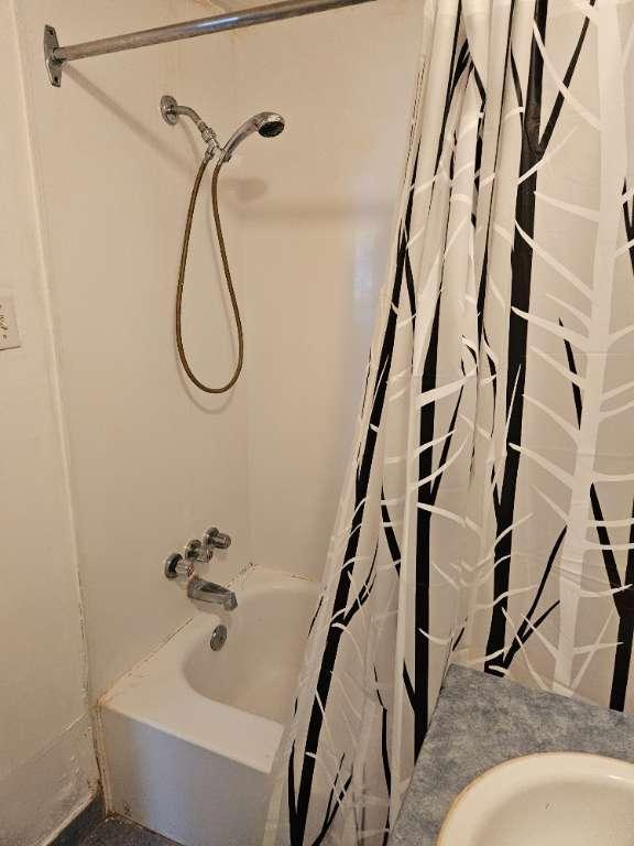 Super beau 1 1/2 très ensoleillé - semi-meublé - Chauffé/éclairé | 3280659