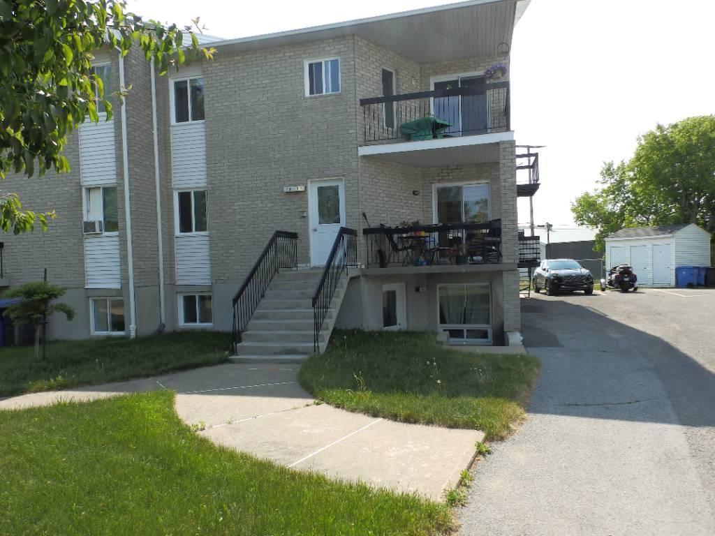 Logement 4 1/2 demi sous sol triplex | 3279839