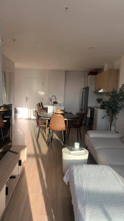 3 1/2 en face des galeries d’anjou | 3279844