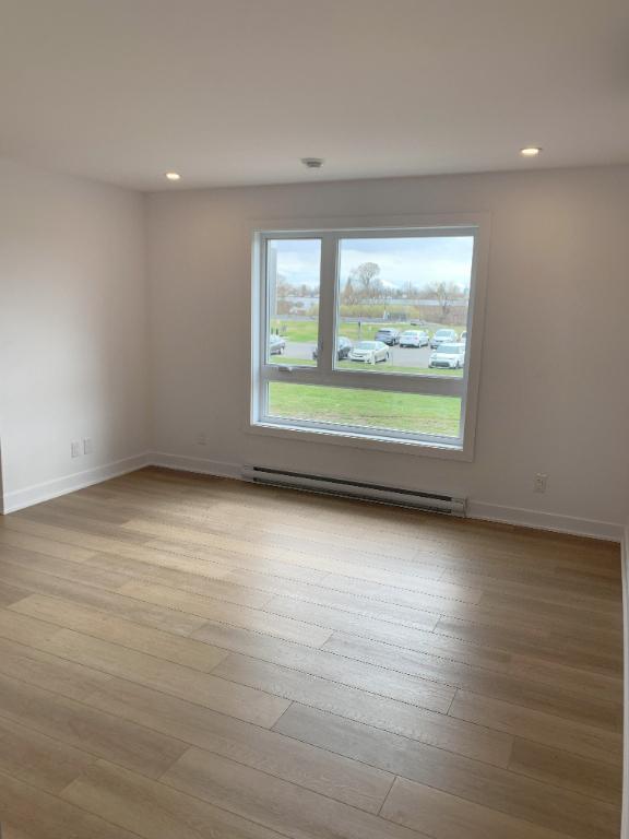 Beau grand 4 et demi au rez-de-chaussée à Valleyfield | 3279870