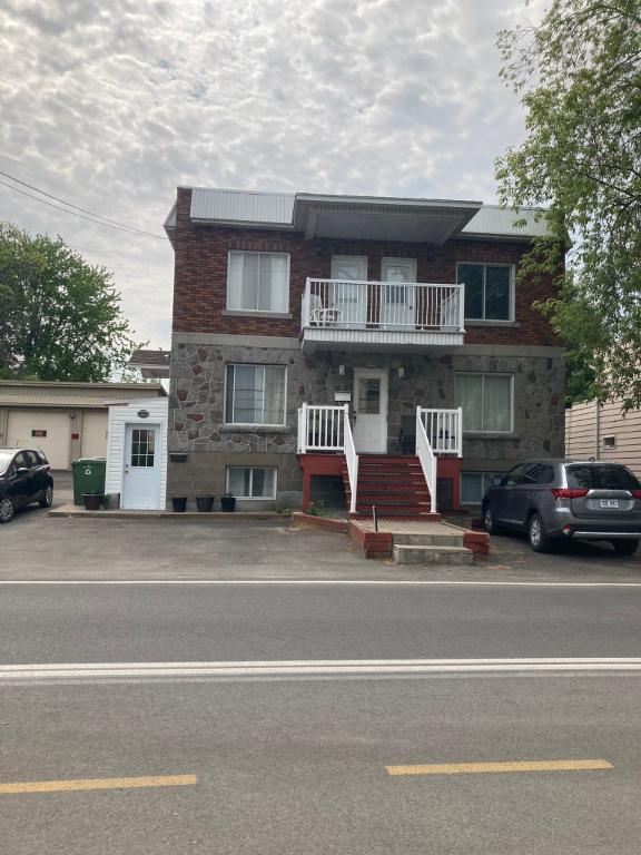 Location d'un 41/2 à Rivière des Prairies, niveau sous sol dans un quatre plex. | 3279874