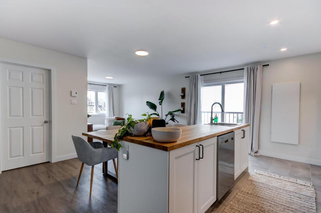 4 ½ Construction 2024-2025 | 3282414