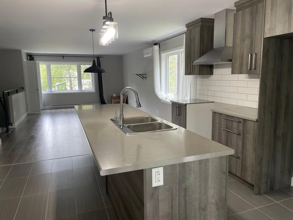 Appartement à louer - 4 ½ - (2 ch. à coucher, 1 salle de bain - paisible) | 3279893