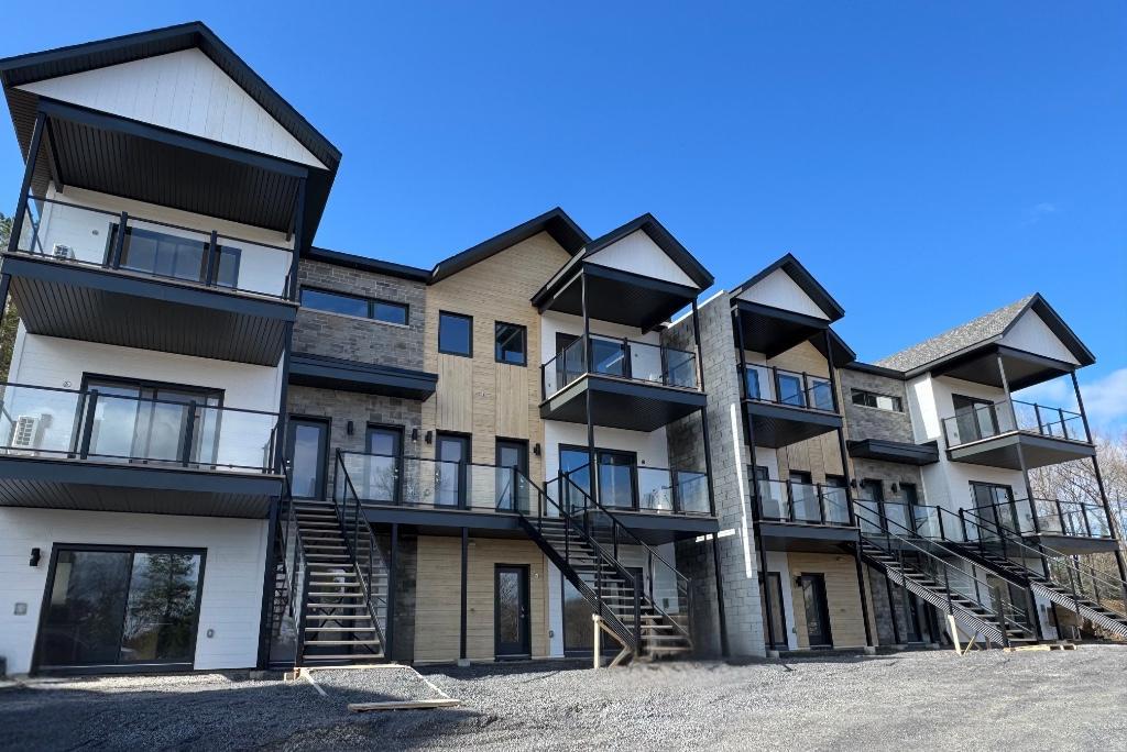 4 1/2 NEUFS DISPONIBLES – SAINTE-AGATHE-DES-MONTS | 3279896