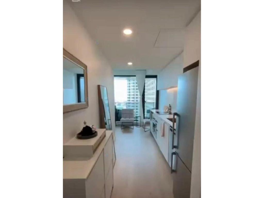 Price to Sell: Sunny condo in Montreal Maestria | 3279950