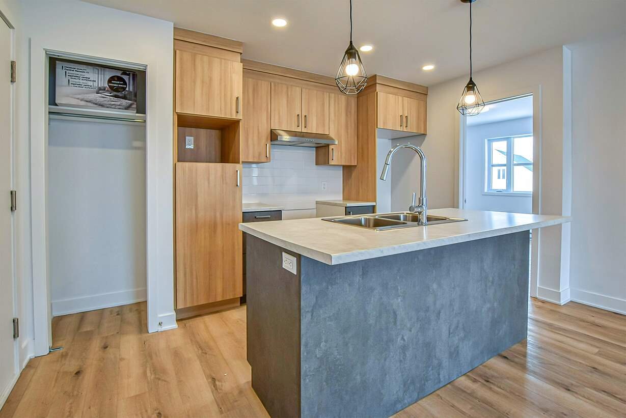4 ½+ Bureau À LOUER – ST-LIN | 3280458