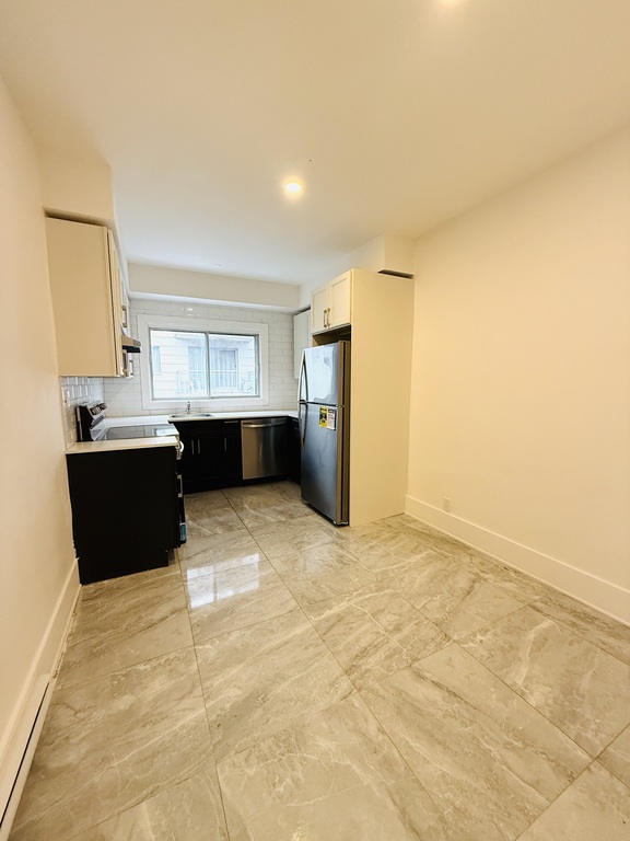 3 ½ Completely Renovated App:34 | 3280480