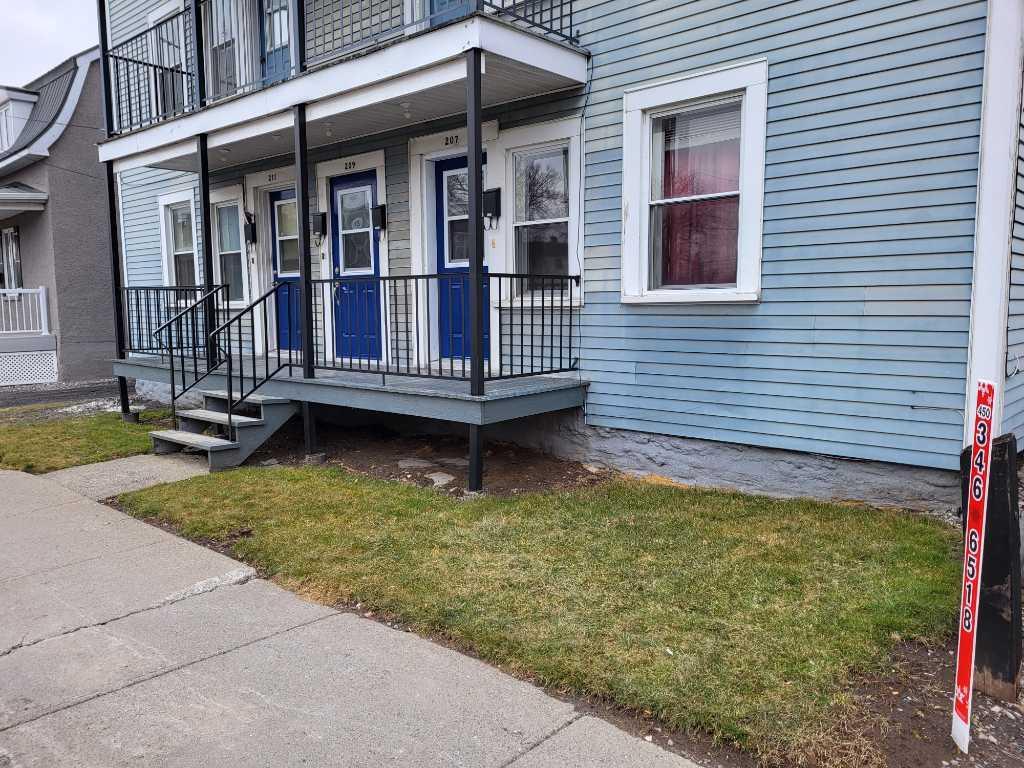 4 ½ à louer rue cousins ​​nord à St-Jean-sur-Richelieu (juillet) | 3283253