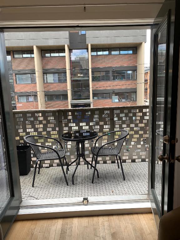 QUARTIER MONTCALM- 3 1/2 MEUBLĖ ! AVEC BUREAU TÉLÉTRAVAIL -GARAGE CHAUFFÉ | 3294542