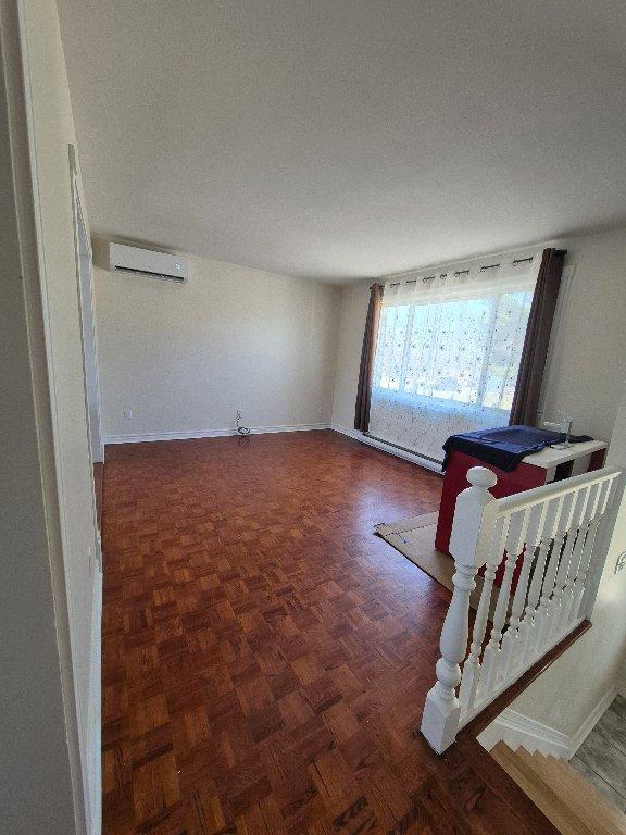 Bungalow à Louer 2600$/mois 4 ch. 2 sdb. (Chateauguay) | 3280868