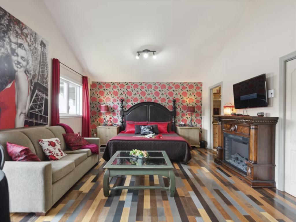 Immense chalet Auberge ( Laurentides ) | 3280882
