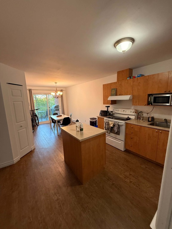 1/2 Style Condo Libre 01 Juillet | 3265771