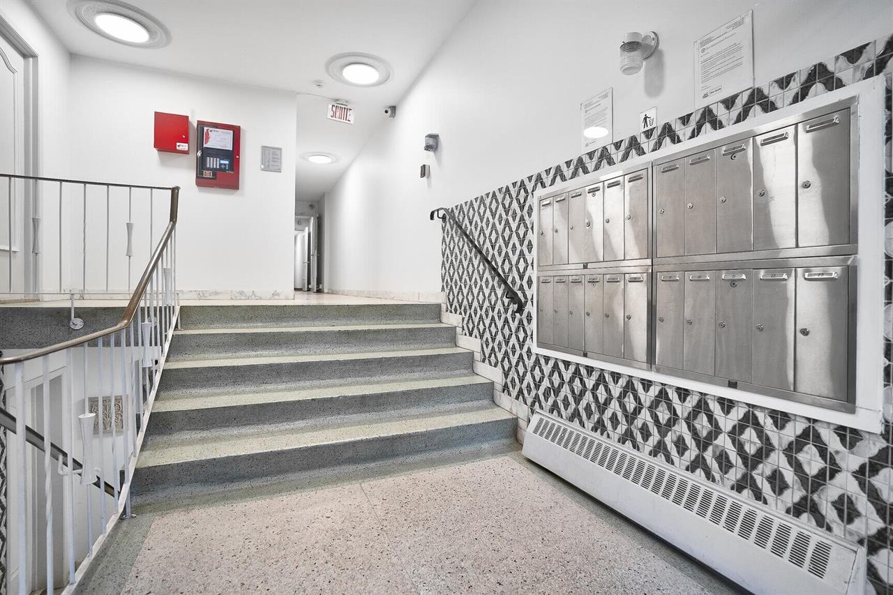 1 Bedroom 1 Bathroom - 2415 Avenue Madison, Montréal | 3281409
