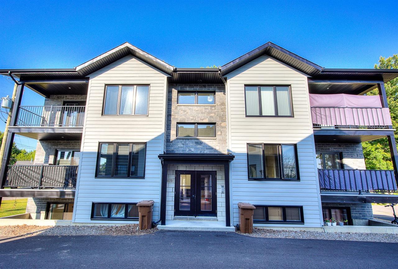 Appartement Saint-Zotique À Louer | 3281420
