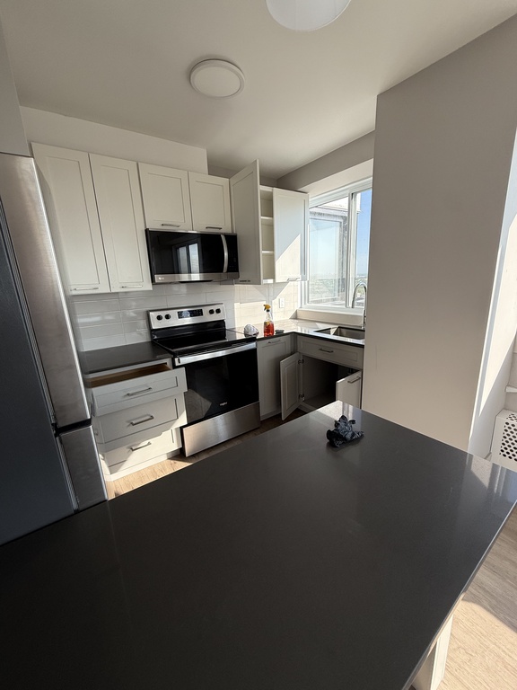 4 1/2 FOR 1695$ (HEATING INCLUDED) | 3281532