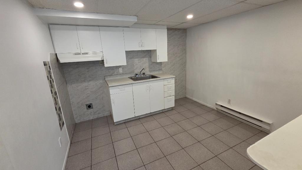 3½ sous-sol rénové situé dans le quartier Ahuntsic | 3281575