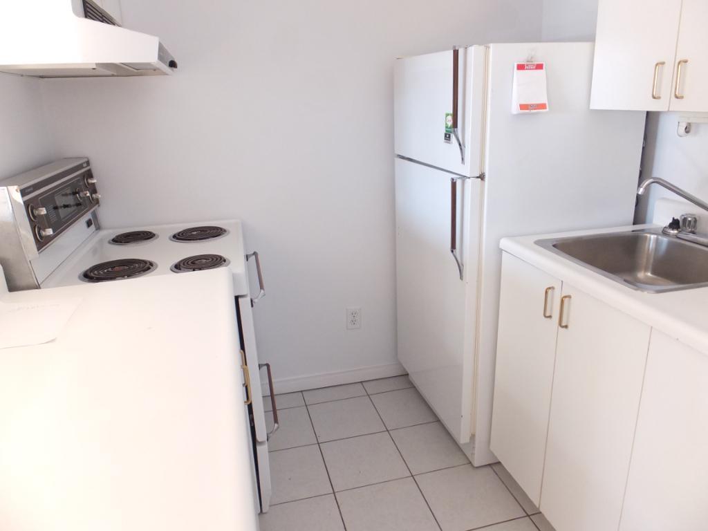 Beau 4 1/2 près de U de Sherbrooke- libre | 3281611