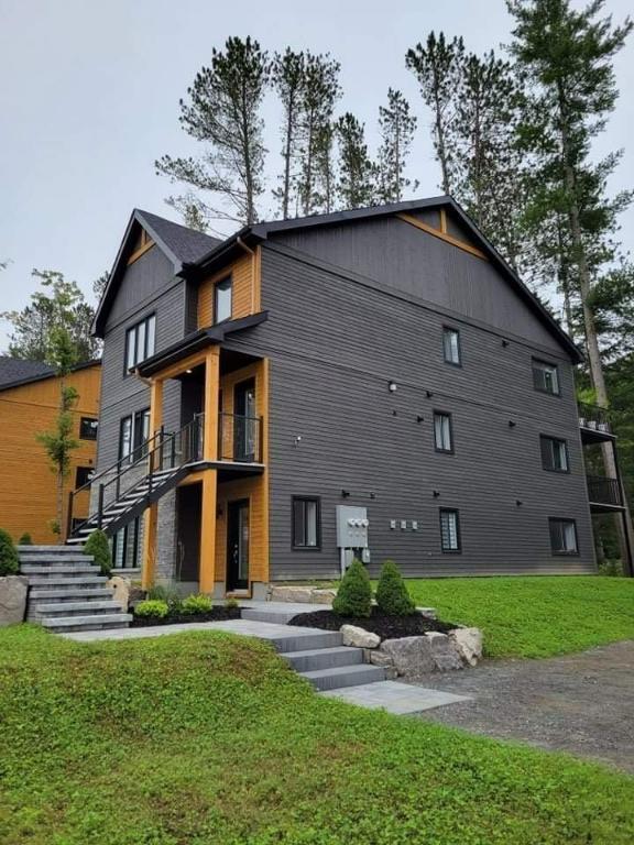 Magnifique 5 1/2 à louer au Mont-Tremblant | 3281657