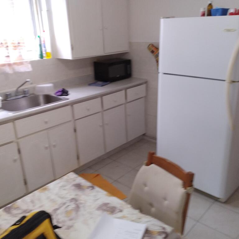 ST LEONARD : 2½ POELE, FRIGO, TABLE, LIT | 3282296