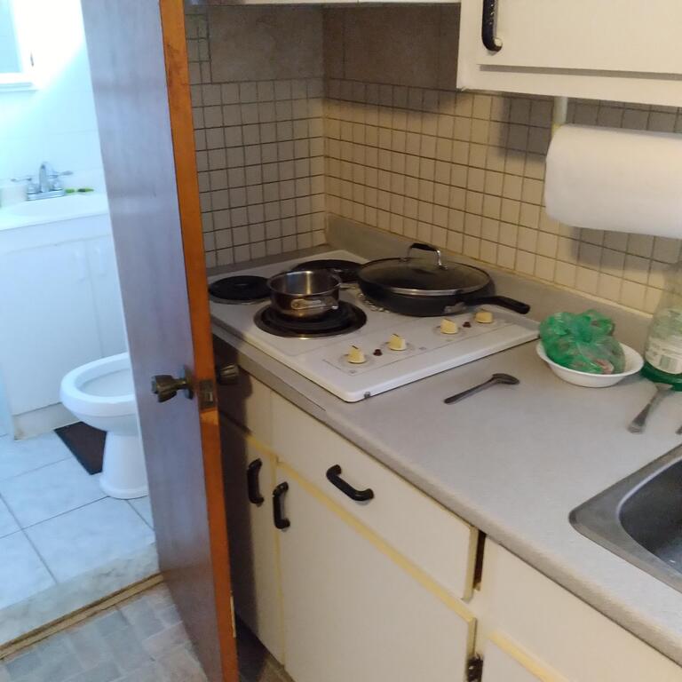 AHUNTSIC: 2½ Chauffé-éclairé-eau Chaude | 3282298