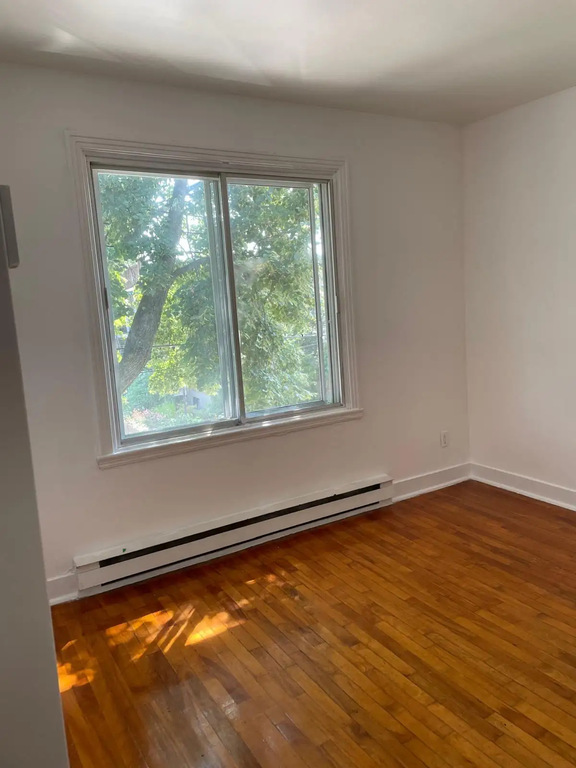 3 1/2 Chambre Et Salon Separé | 3282302