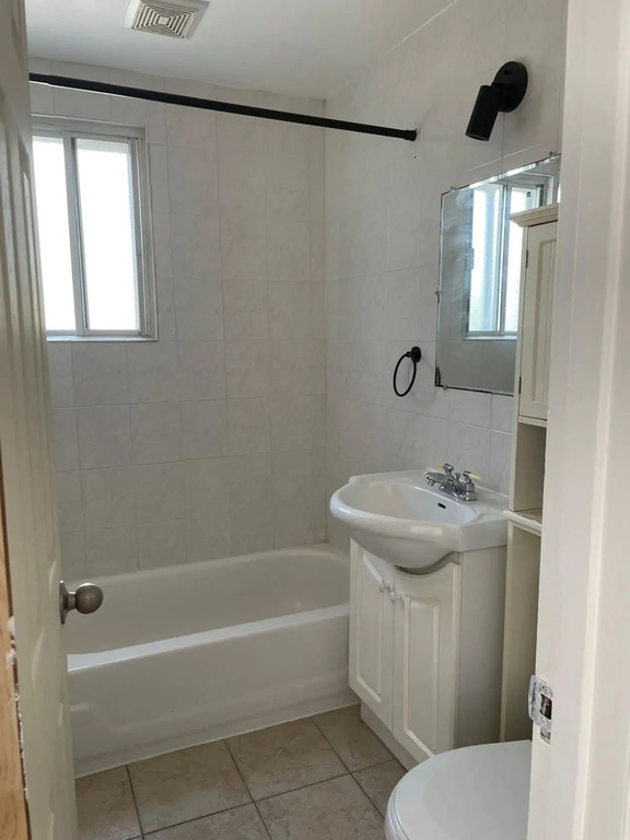 3 1/2 Chambre Et Salon Separé | 3282302